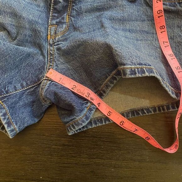 Isabel Maternity by Ingrid & Isabel  stretch bands midi short jean shorts size 4 - Picture 7 of 7